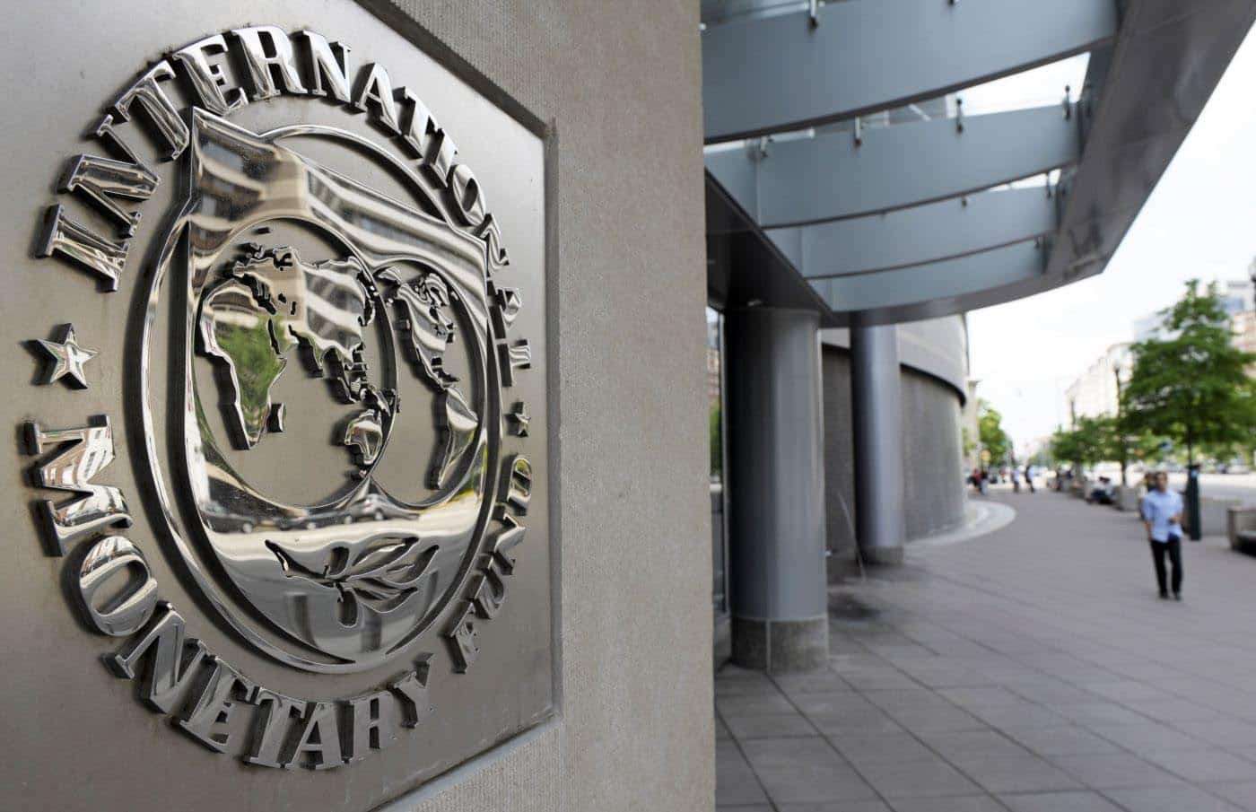 El FMI dijo que las medidas del Gobierno“comienzan a dar fruto” y advirtió:“El camino por recorrer sigue siendo difícil”