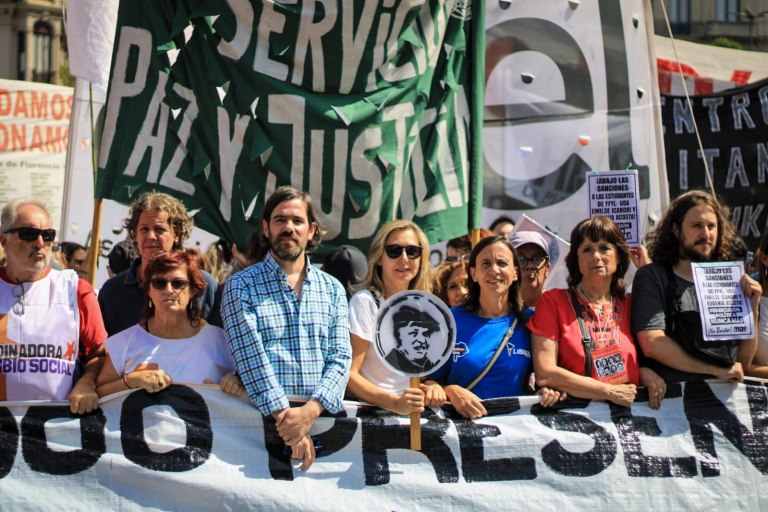 Con críticas al Gobierno y al acuerdo con el FMI, la izquierda también marchó a Plaza de Mayo
