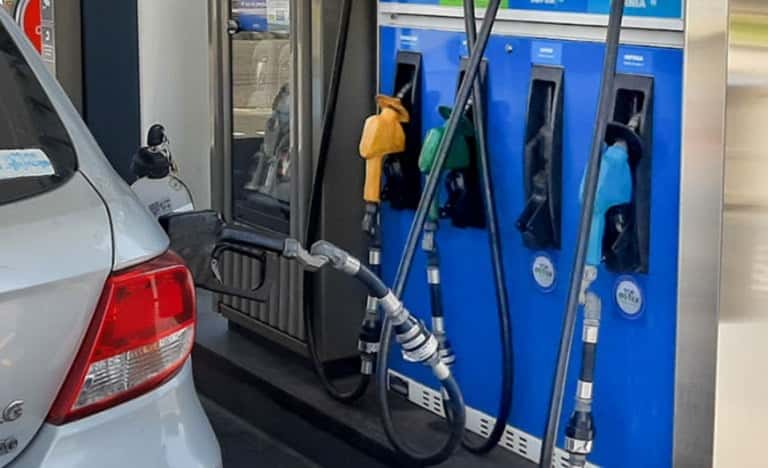 Combustibles: el Gobierno prorrogó la actualización de impuestos para evitar un nuevo aumento