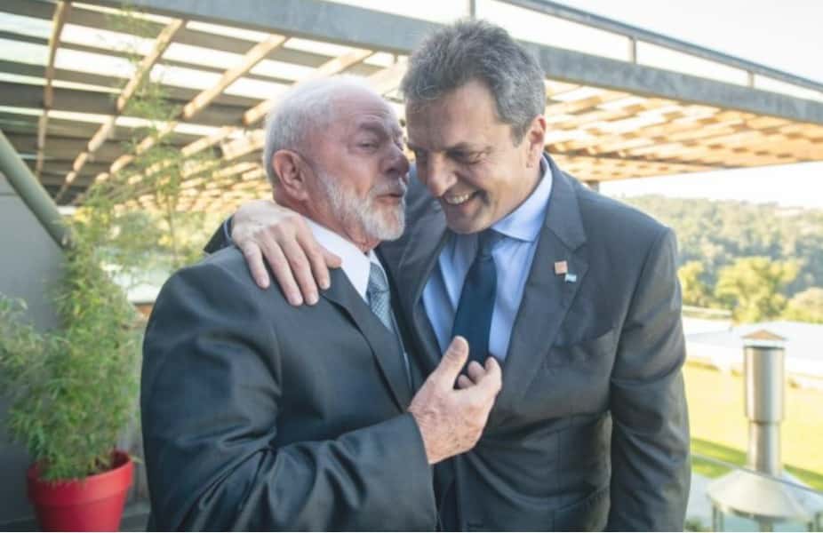 Massa se reunió con Lula, quien lo invitó a viajar a Brasil como precandidato presidencial