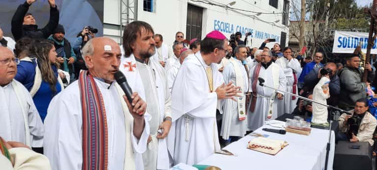 Masiva misa en defensa del Papa Francisco con duras críticas a Javier Milei