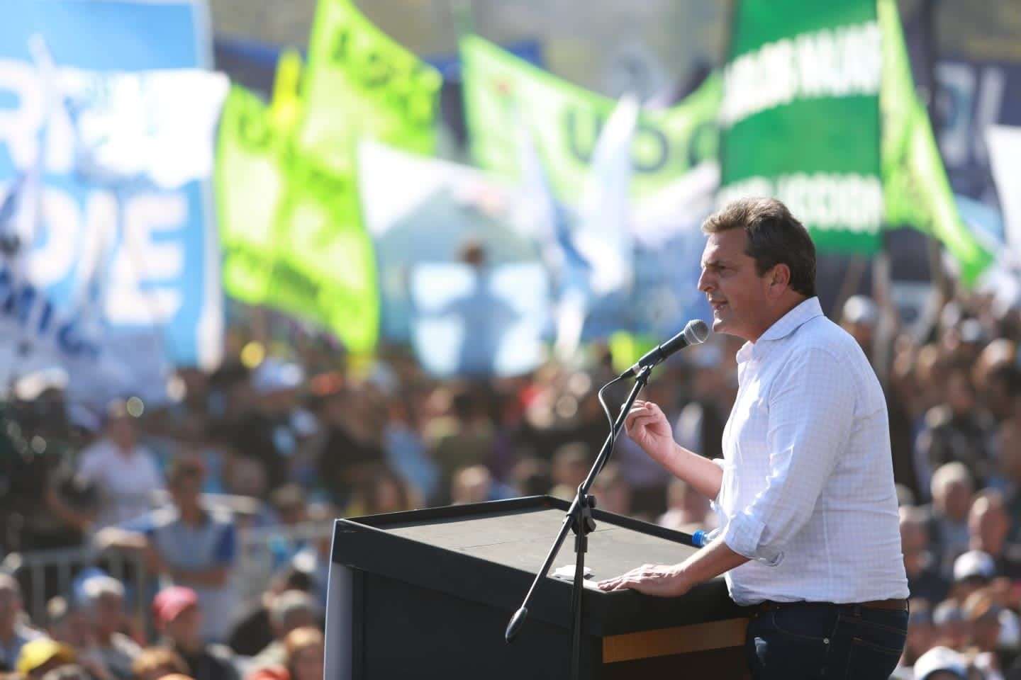 Massa relanzó su campaña en Tucumán