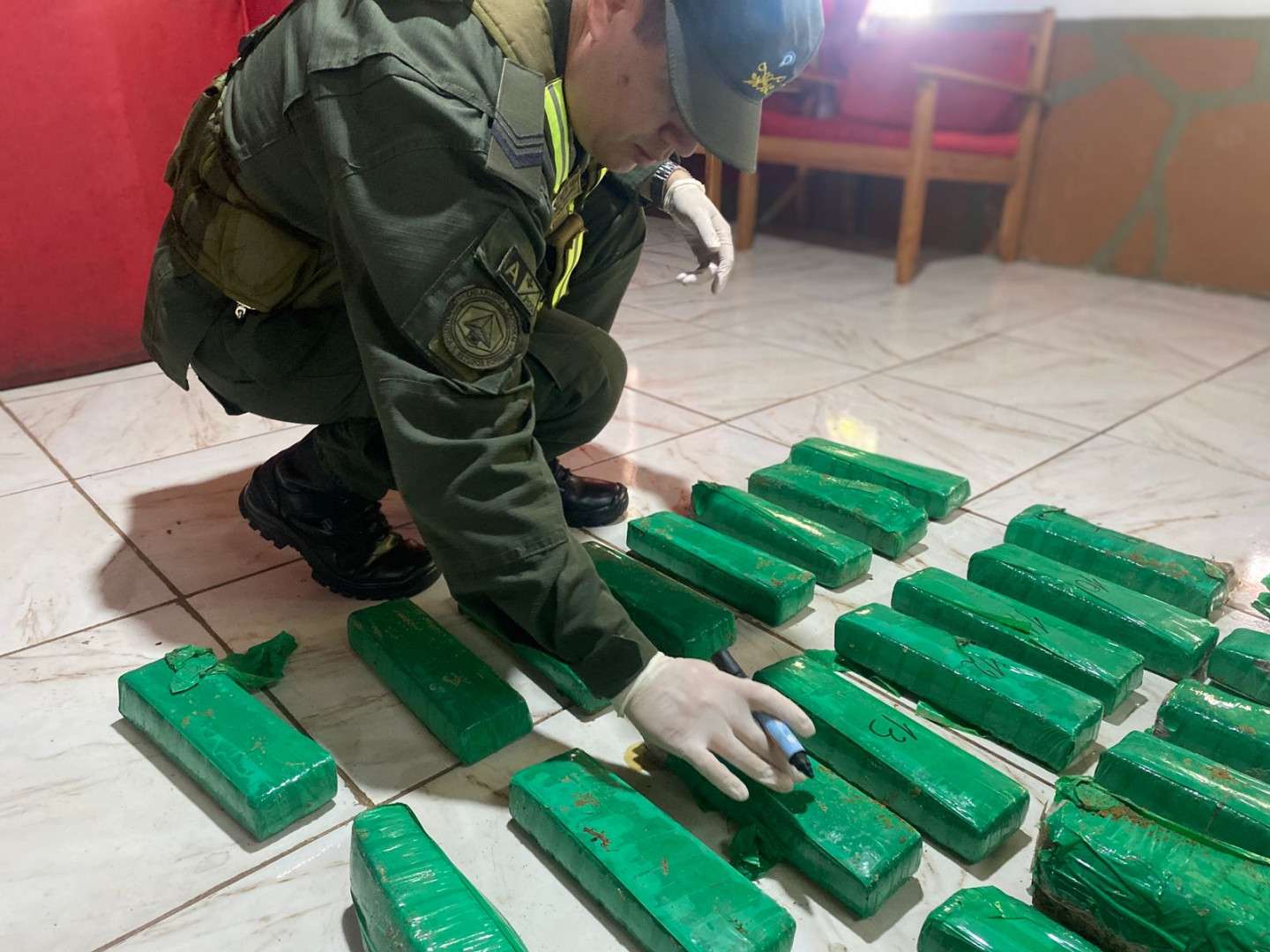 Posadas | Hallan más de 24 kilos de marihuana a orillas del río Paraná