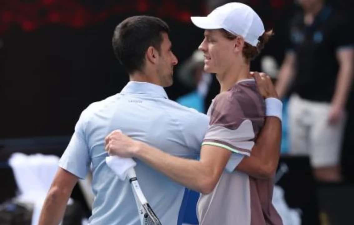 Sinner hizo historia y eliminó a Djokovic del Abierto de Australia: la descomunal racha que le frenó