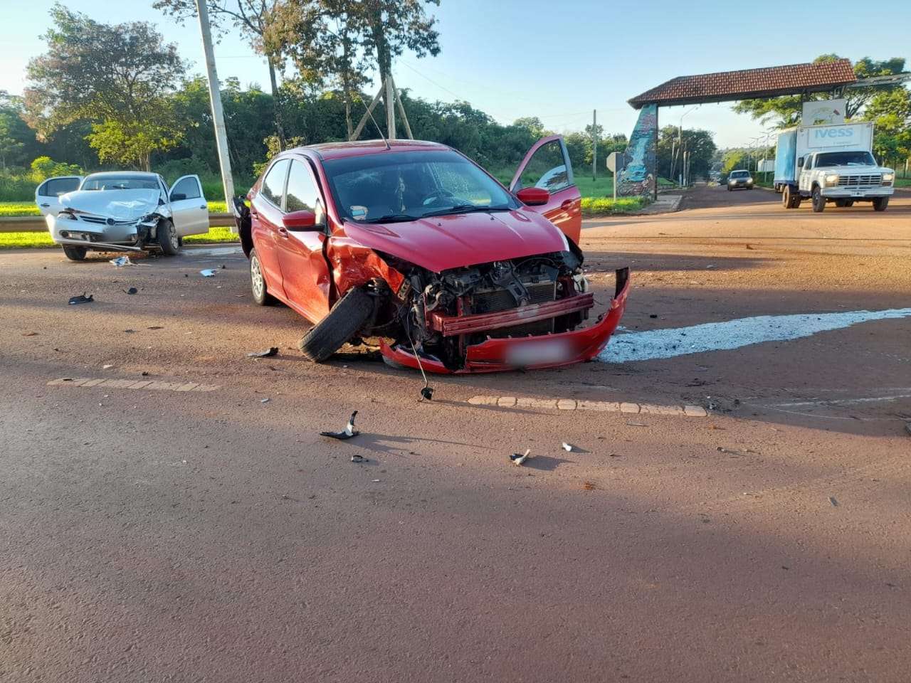 Oberá: Accidente entre dos vehículos deja dos personas heridas