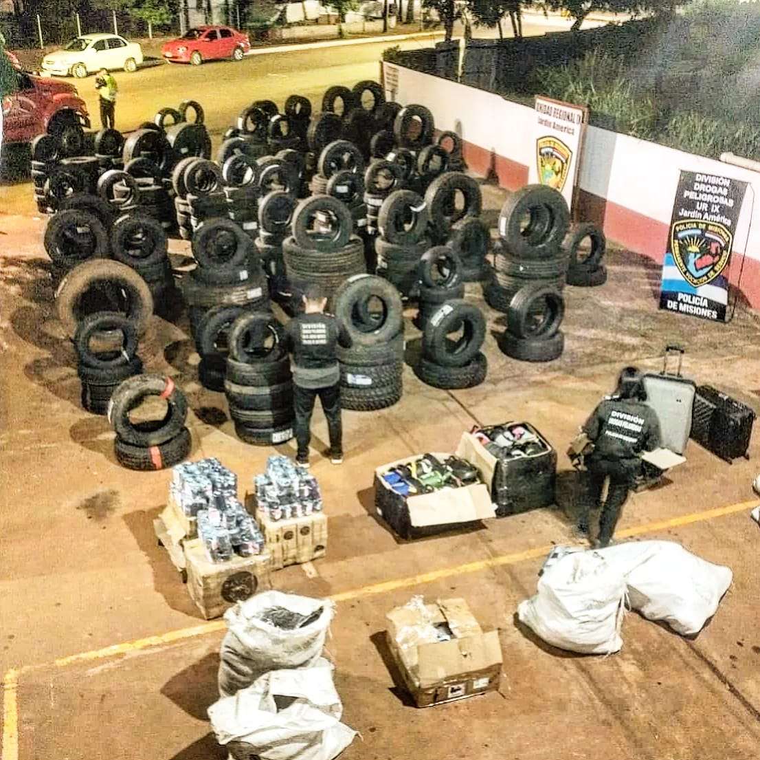 Jardín América: Desarticulan red de contrabando de neumáticos