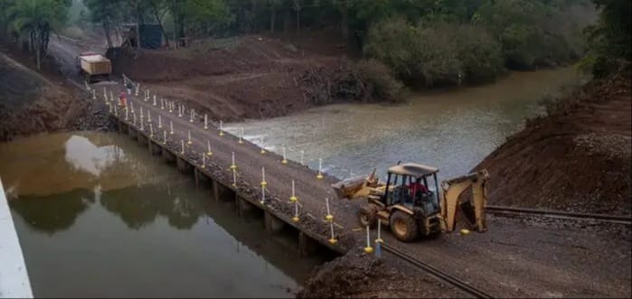El puente provisorio sobre el arroyo Pindaytí se encuentra inhabilitado
