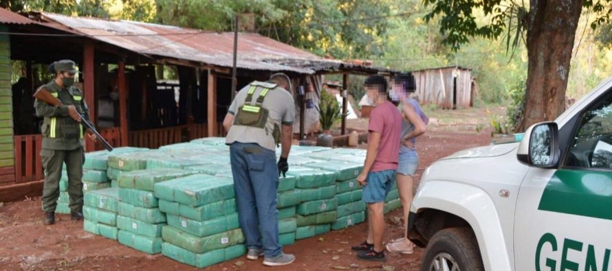 Reemplazan las letras corpóreas en diferentes puntos de Posadas
