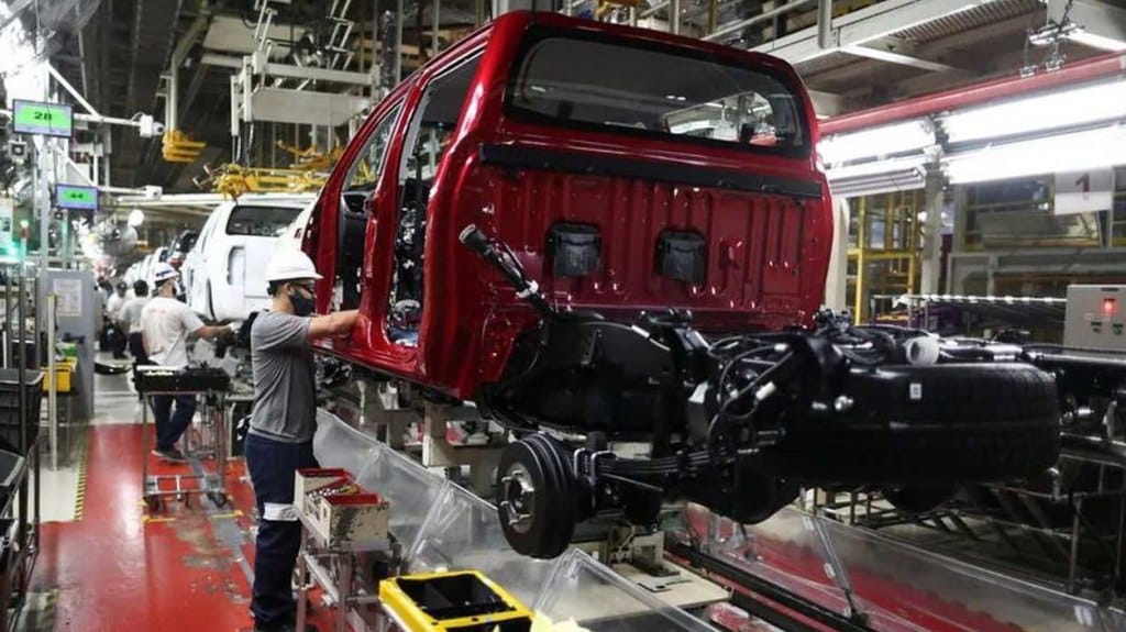 Toyota se suma a Ford y suspende su producción por la escasez de neumáticos