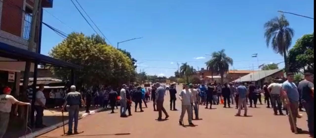 Garuhapé: Vecinos expulsaron a manifestantes del MTR