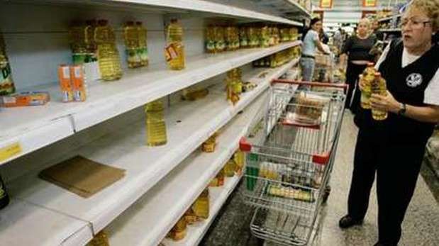 Tironeos entre productores de aceite y supermercados por los faltantes en las góndolas