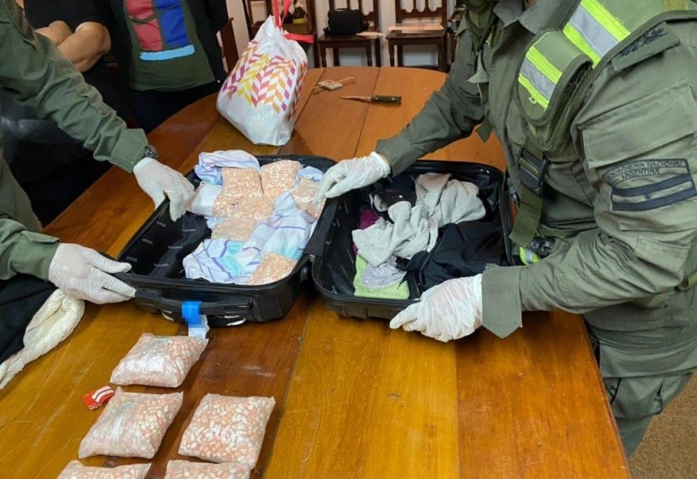 Encontraron 20 mil pastillas de éxtasis y 4 kilos de cocaína en un colectivo de larga distancia