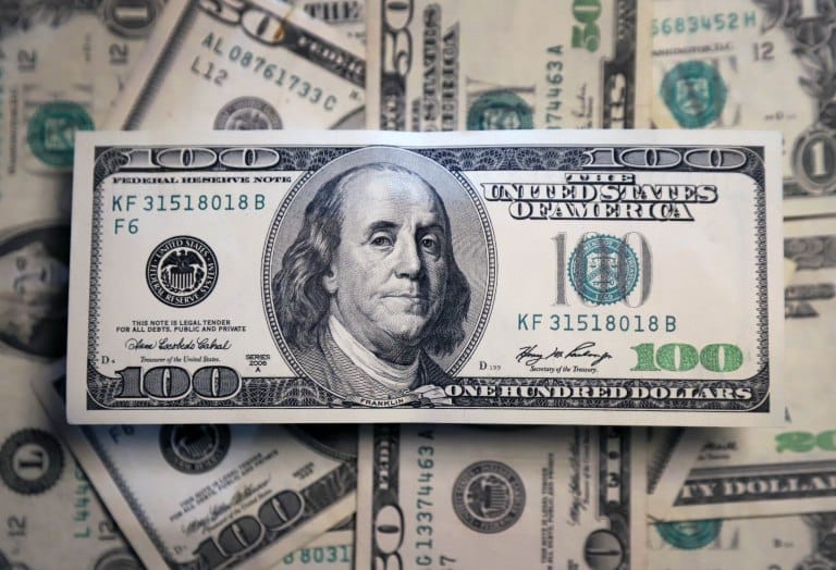 El dólar blue siguió en alza y en la semana aumenta $25