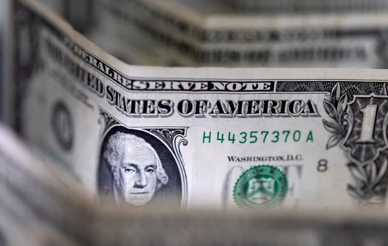 El dólar blue se mantuvo y los financieros se negociaron en alza: el BCRA debió vender divisas