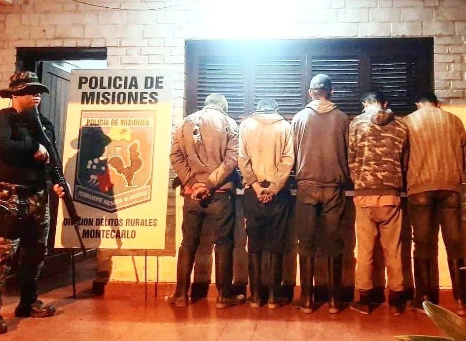 Montecarlo | Arsenal de armas secuestradas y cinco detenidos en operativos rurales