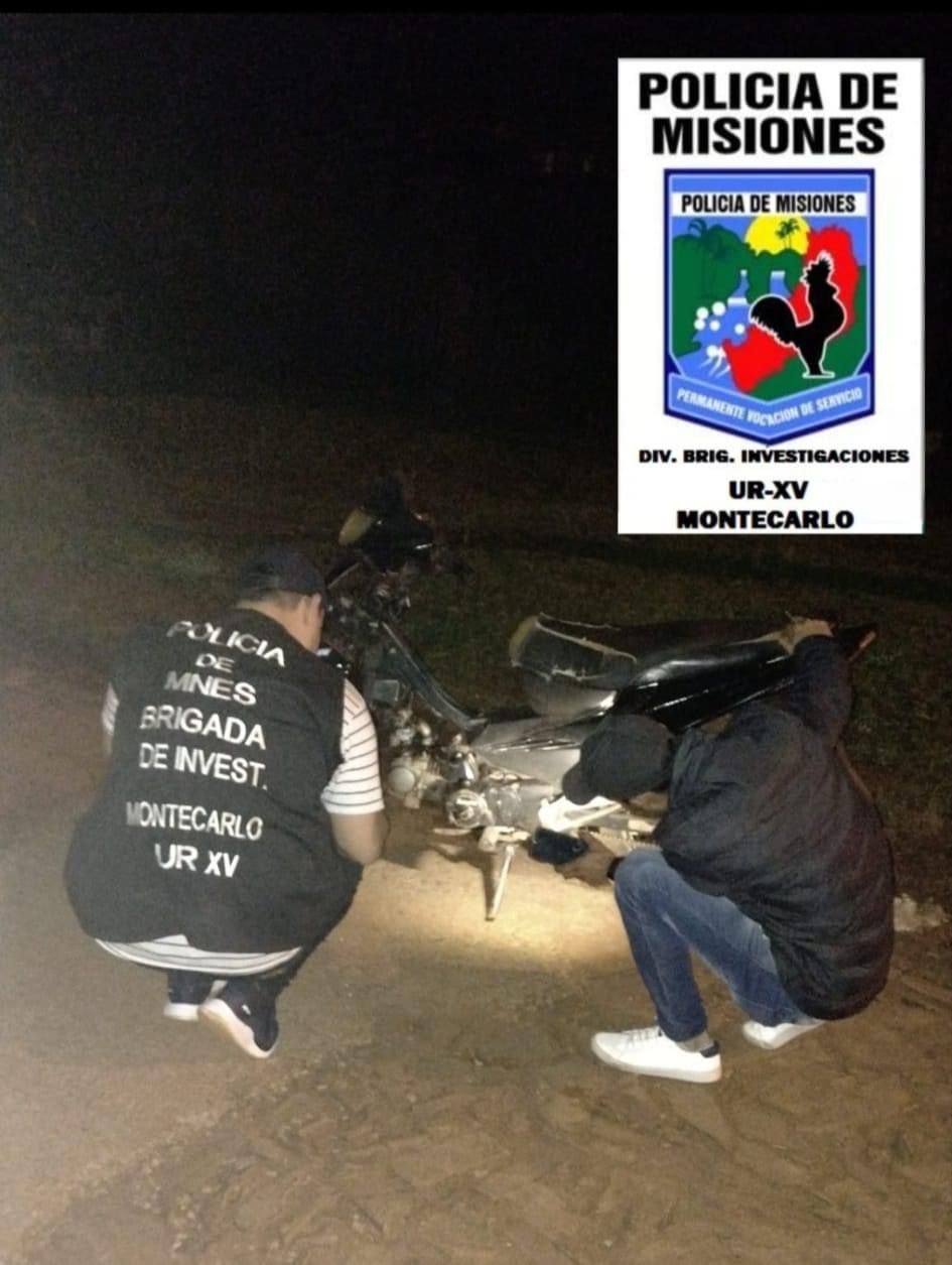 Montecarlo | Policías recuperaron una moto que había sido robada.